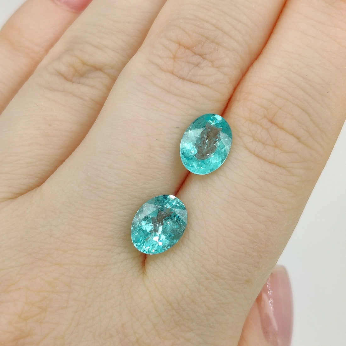 Пара турмалинов параиба огранки Овал 1.70 и 1.52ct, Мозамбик 2