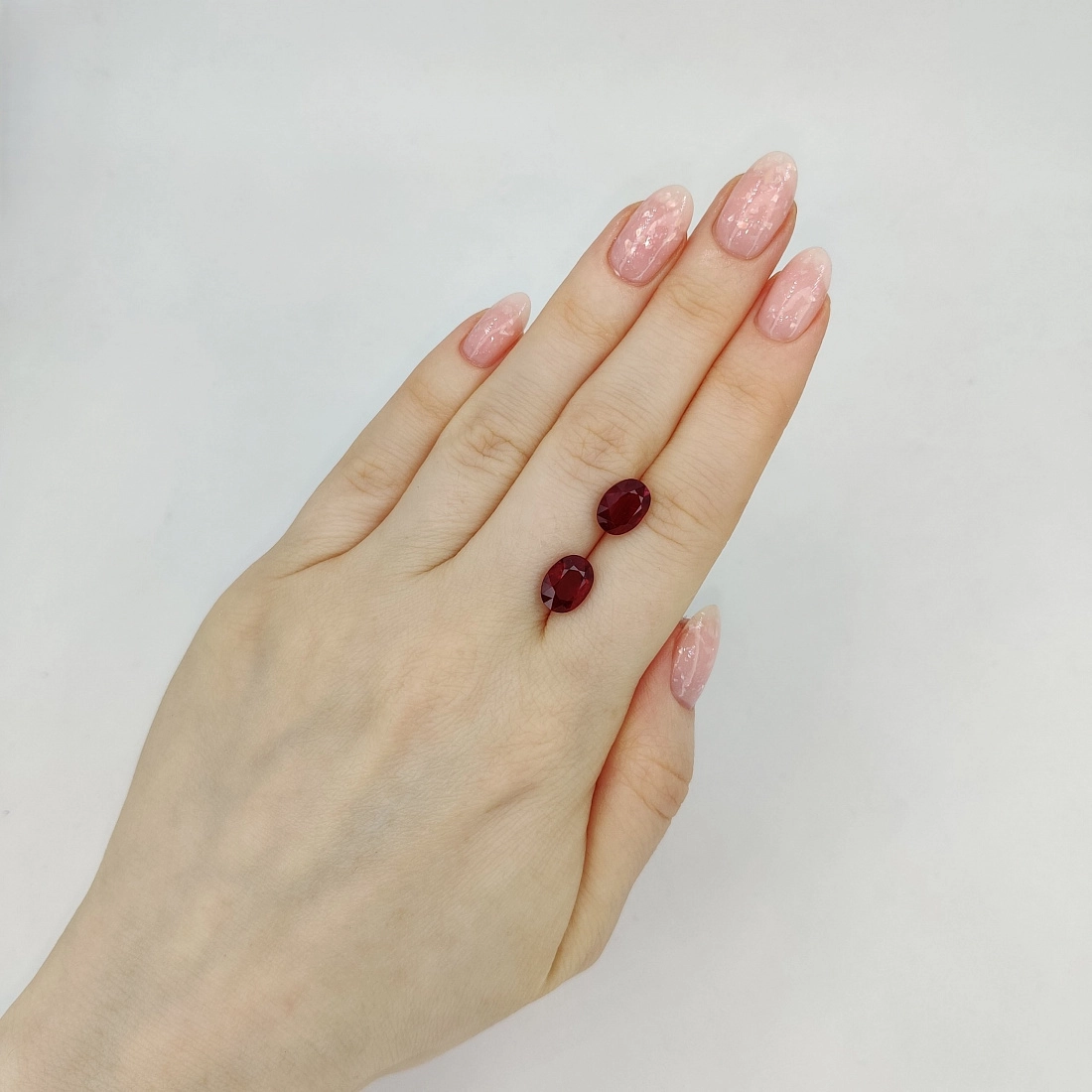 Пара рубинов огранки Овал 3.06 и 3.01ct 3