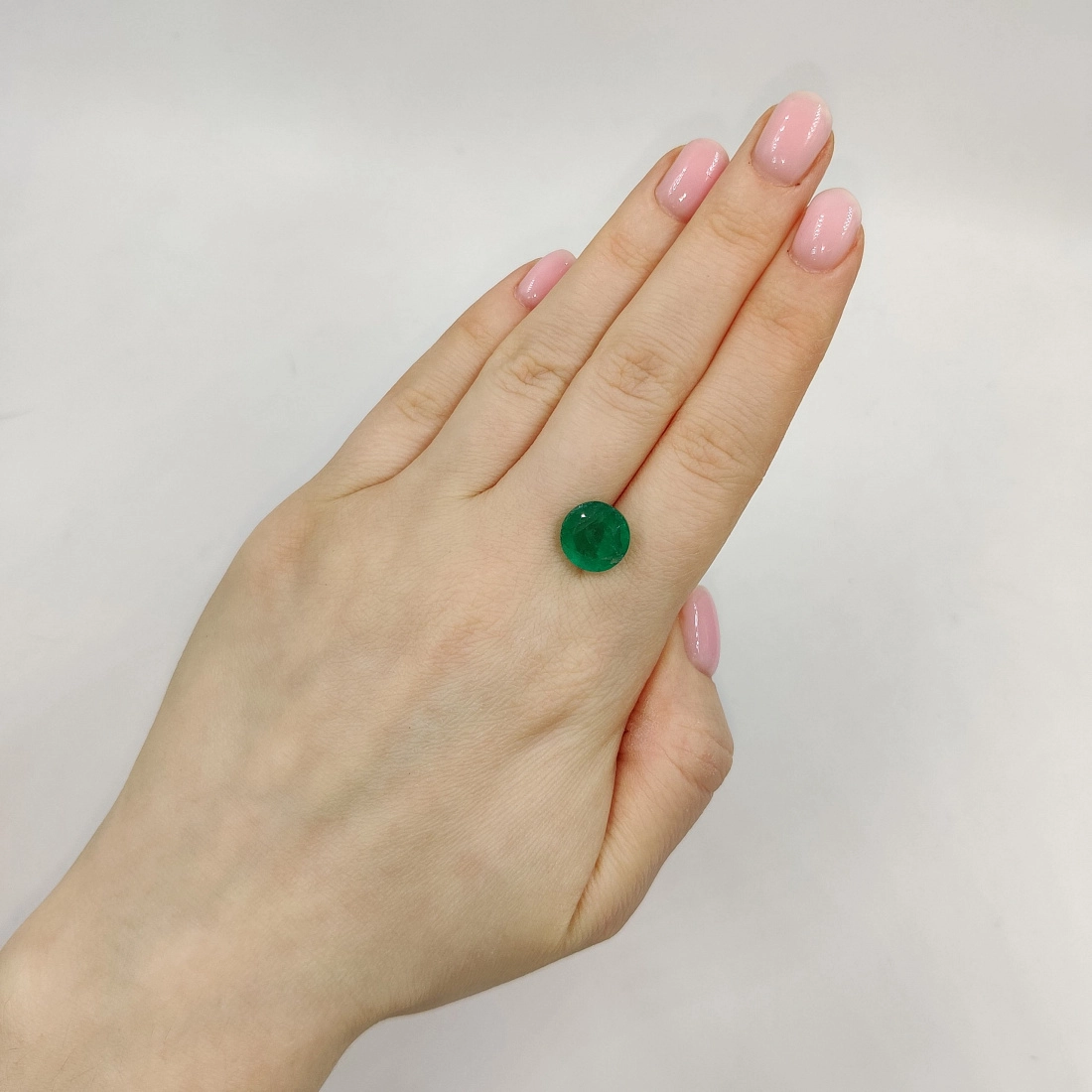 Изумруд огранки Круг весом 4.72ct, Замбия 3