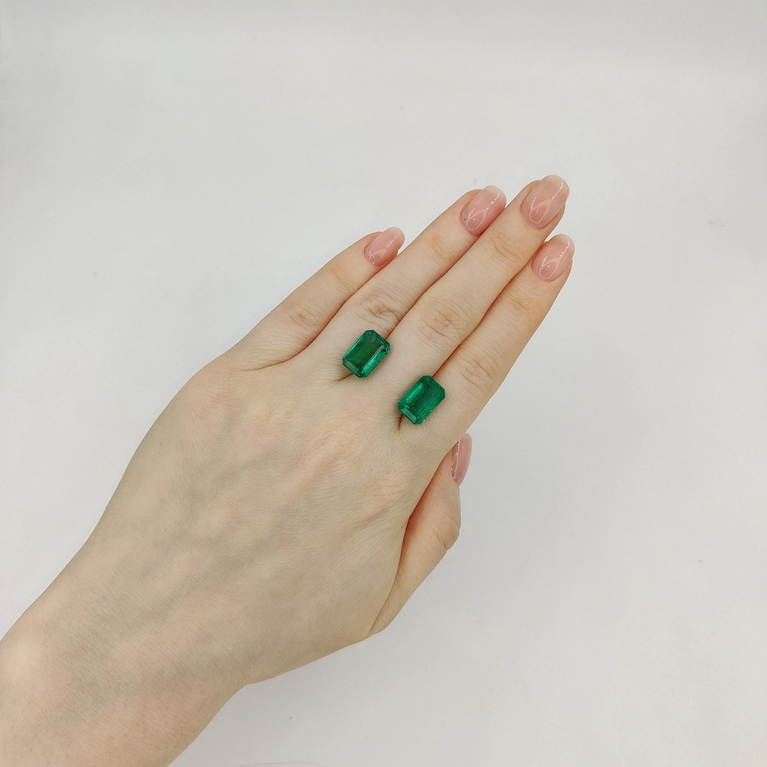Пара изумрудов огранки Октагон весом 5.22 и 5.10ct, Замбия 3