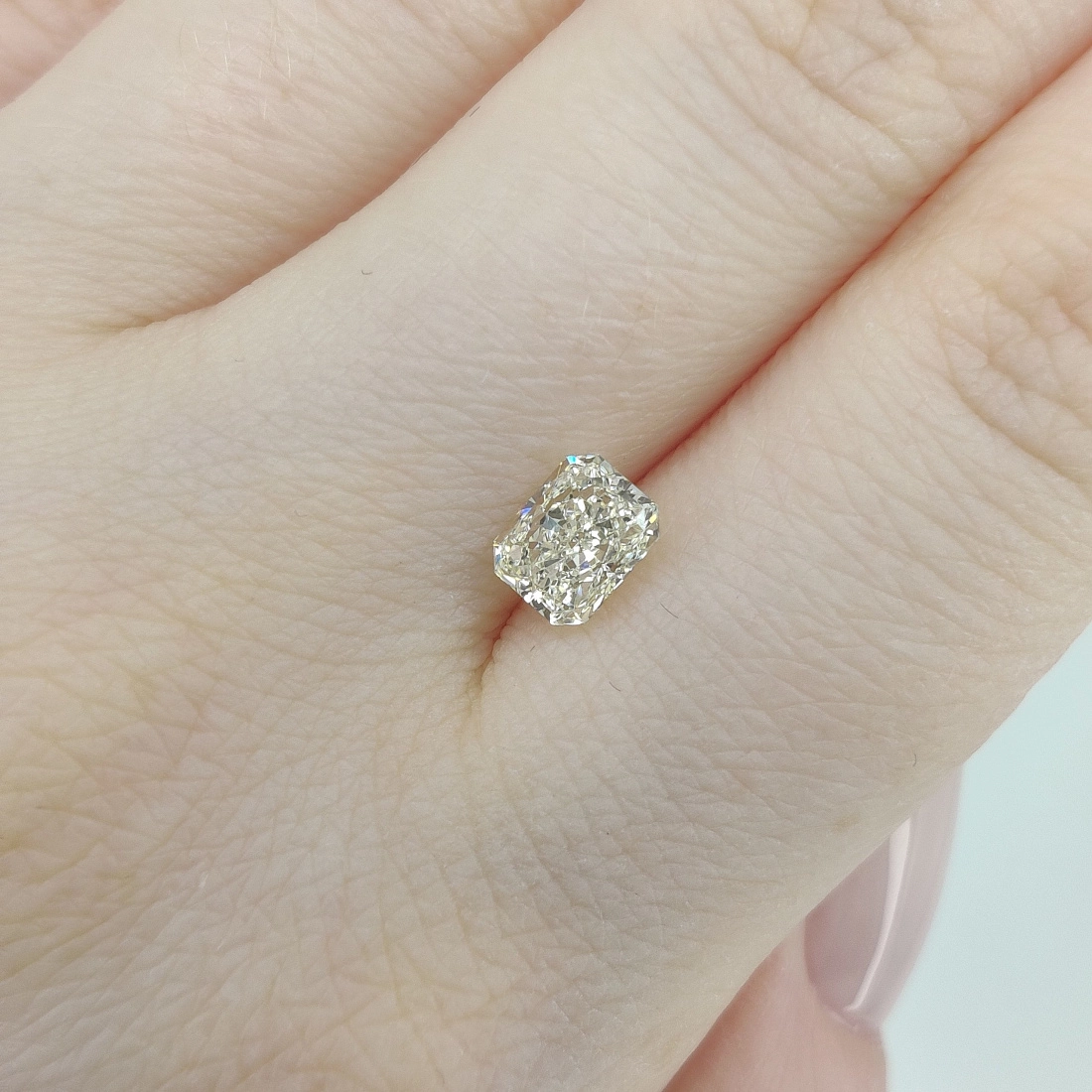 Бриллиант огранки Радиант 1.04ct 2