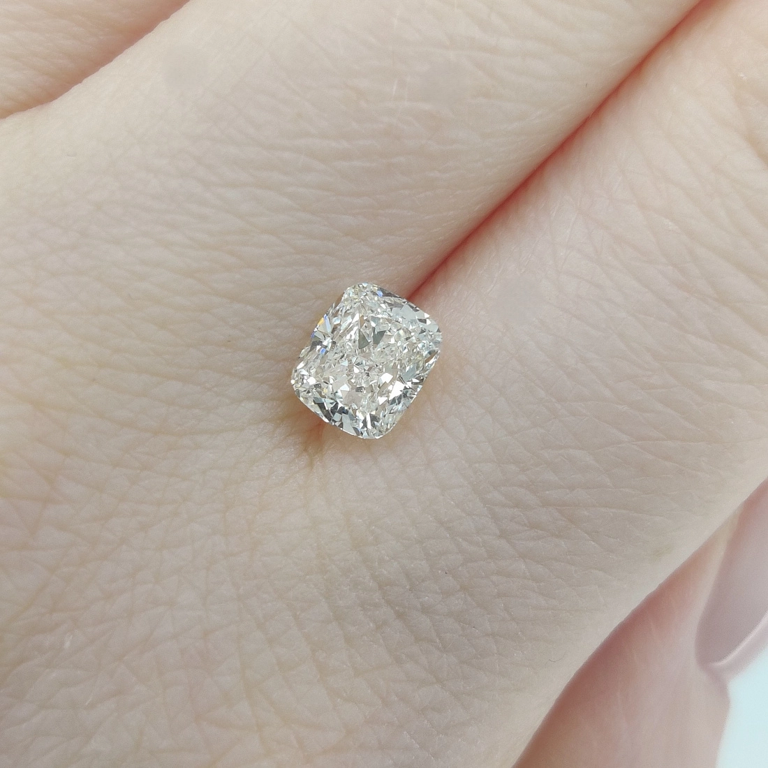 Бриллиант огранки Кушон 1.00ct 2