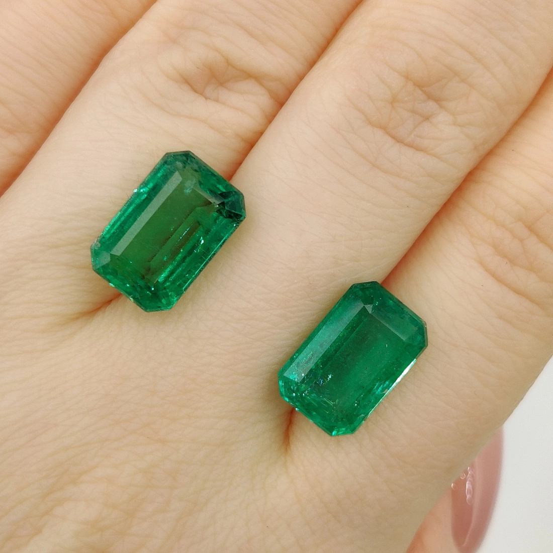 Пара изумрудов огранки Октагон весом 5.22 и 5.10ct, Замбия 2