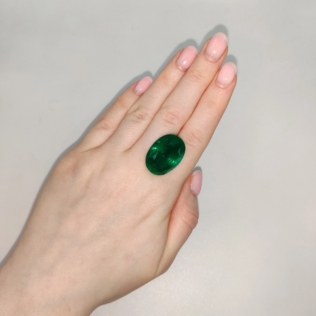 Изумруд огранки Овал весом 32.20ct, Замбия 3