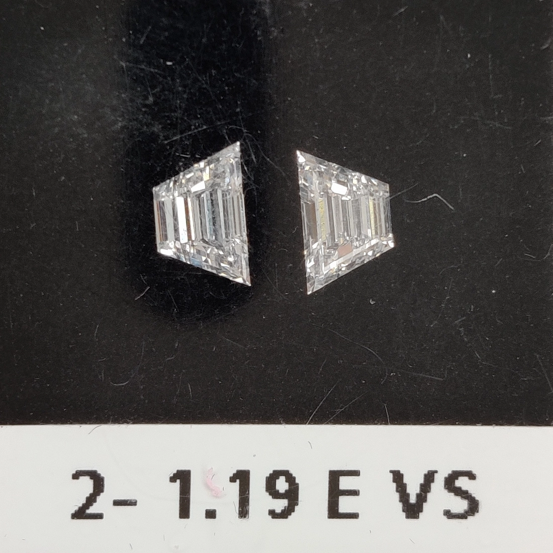 Боковые бриллианты огранки Trapezoid 1.19ct 1