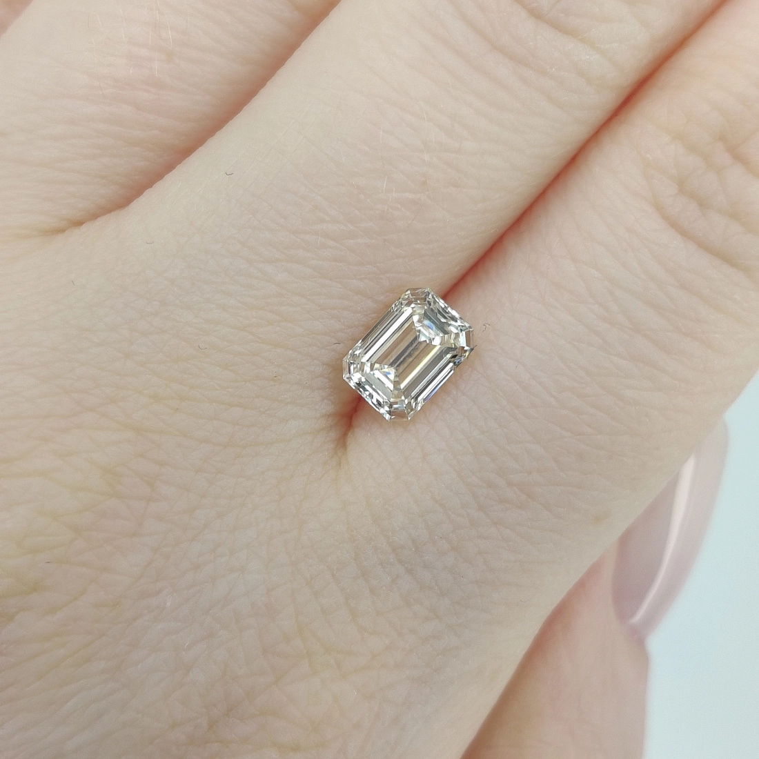 Бриллиант огранки Эмеральд 1.09ct 2