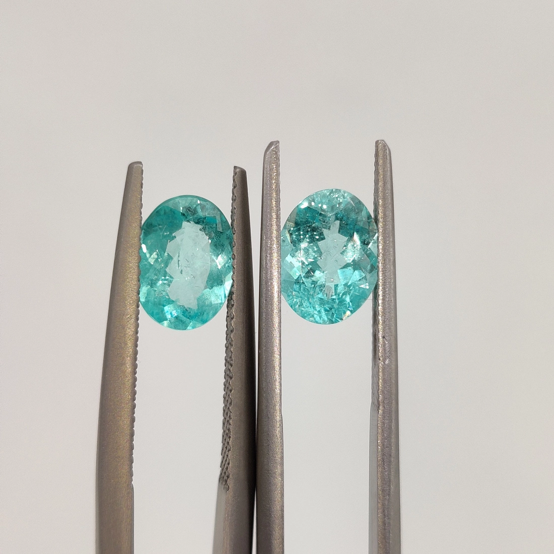 Пара турмалинов параиба огранки Овал 1.70 и 1.52ct, Мозамбик 1
