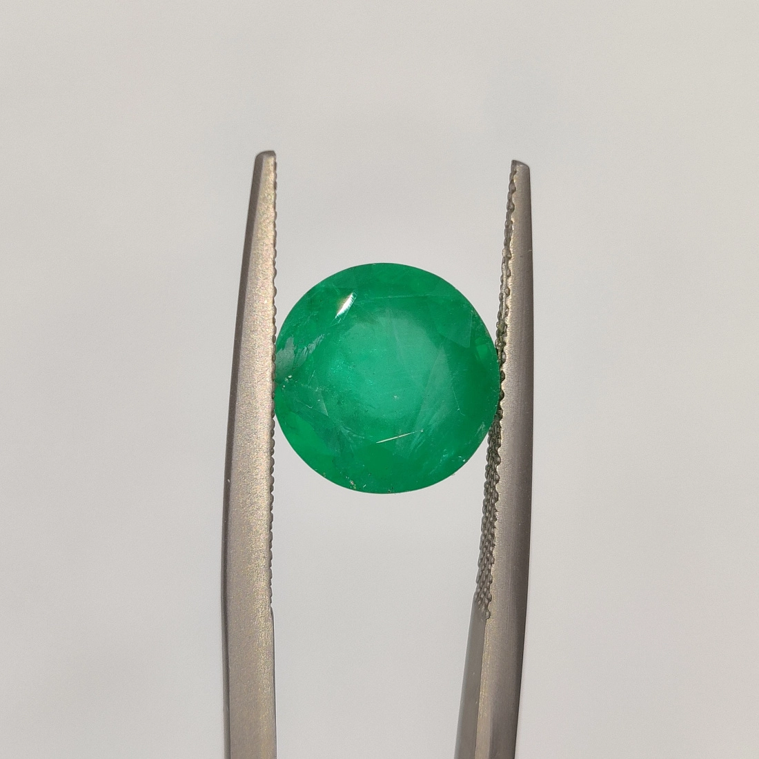Изумруд огранки Круг весом 4.72ct, Замбия 1