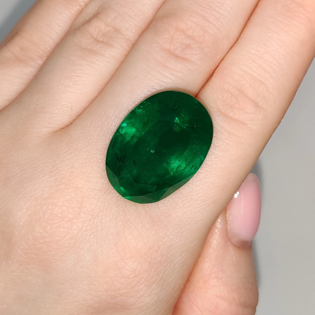 Изумруд огранки Овал весом 32.20ct, Замбия 2