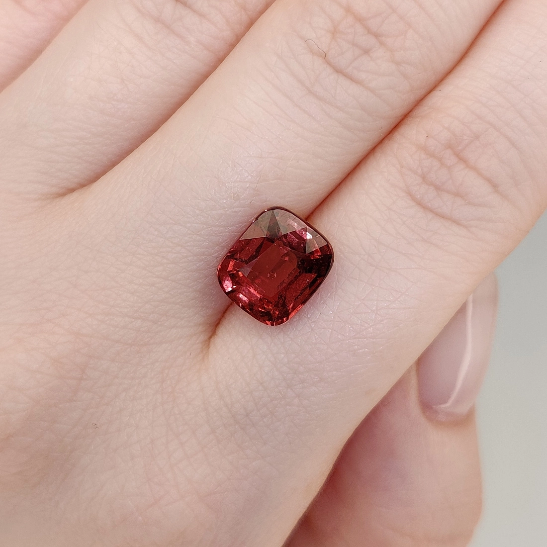 Сапфир падпараджа огранки Кушон без облагораживания 5.05ct, Мадагаскар 3