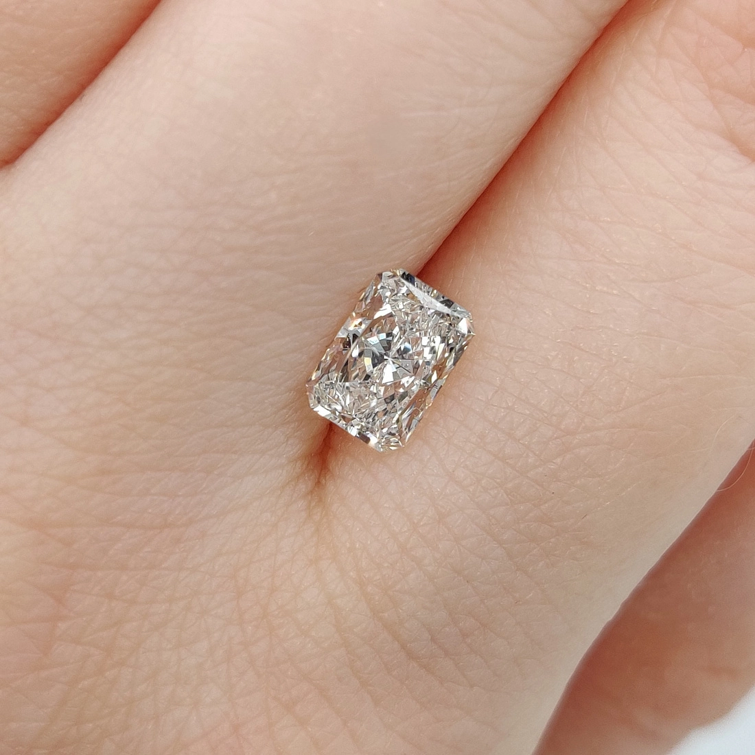 Бриллиант огранки Радиант 1.00ct 2