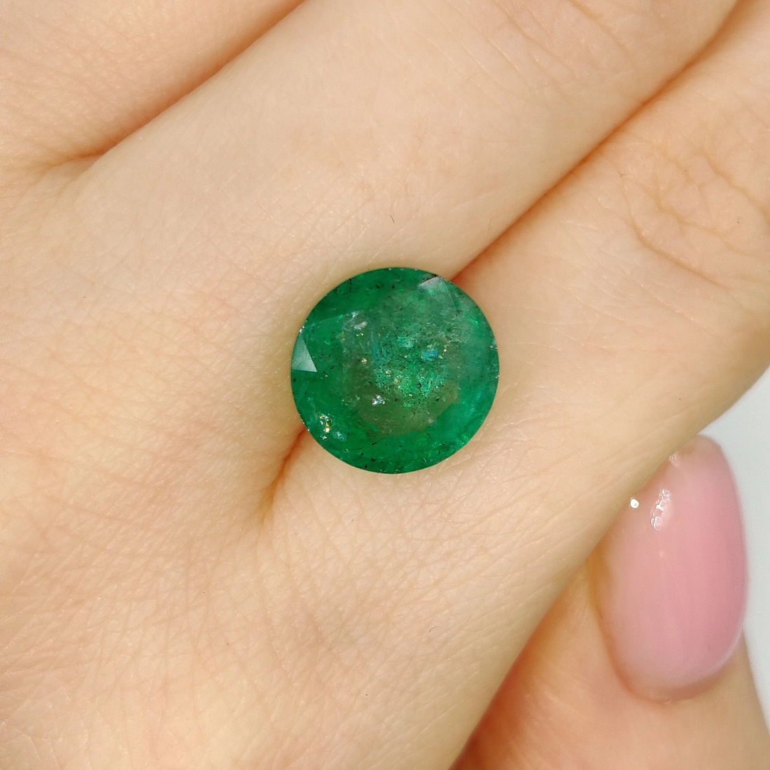 Изумруд огранки Круг весом 4.19ct, Замбия 2