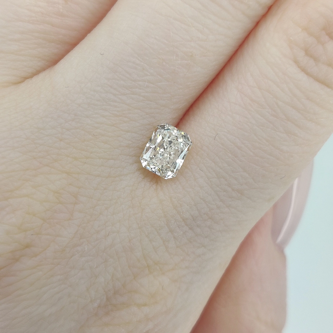 Бриллиант огранки Радиант 1.00ct 2